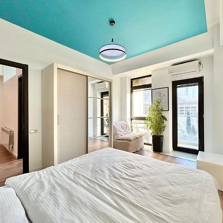City Center - Next To Holiday Inn -2Br Apartment Tbilisi Exteriör bild