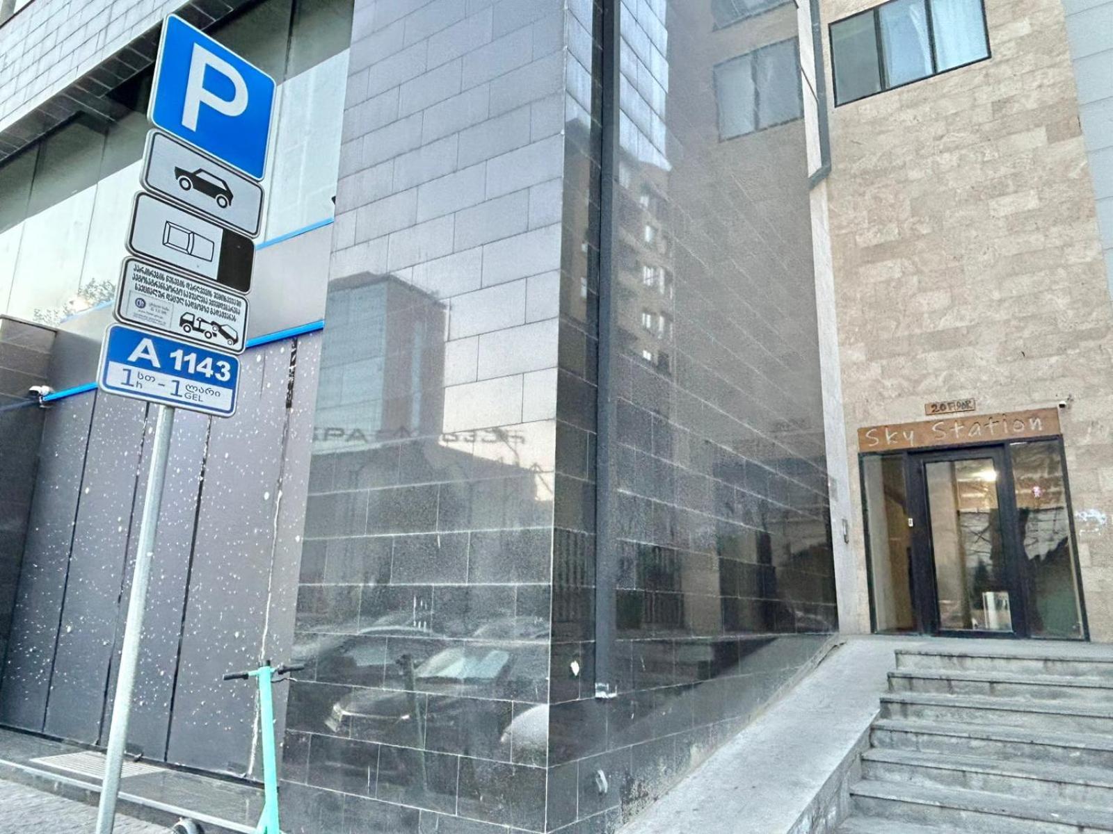 City Center - Next To Holiday Inn -2Br Apartment Tbilisi Exteriör bild