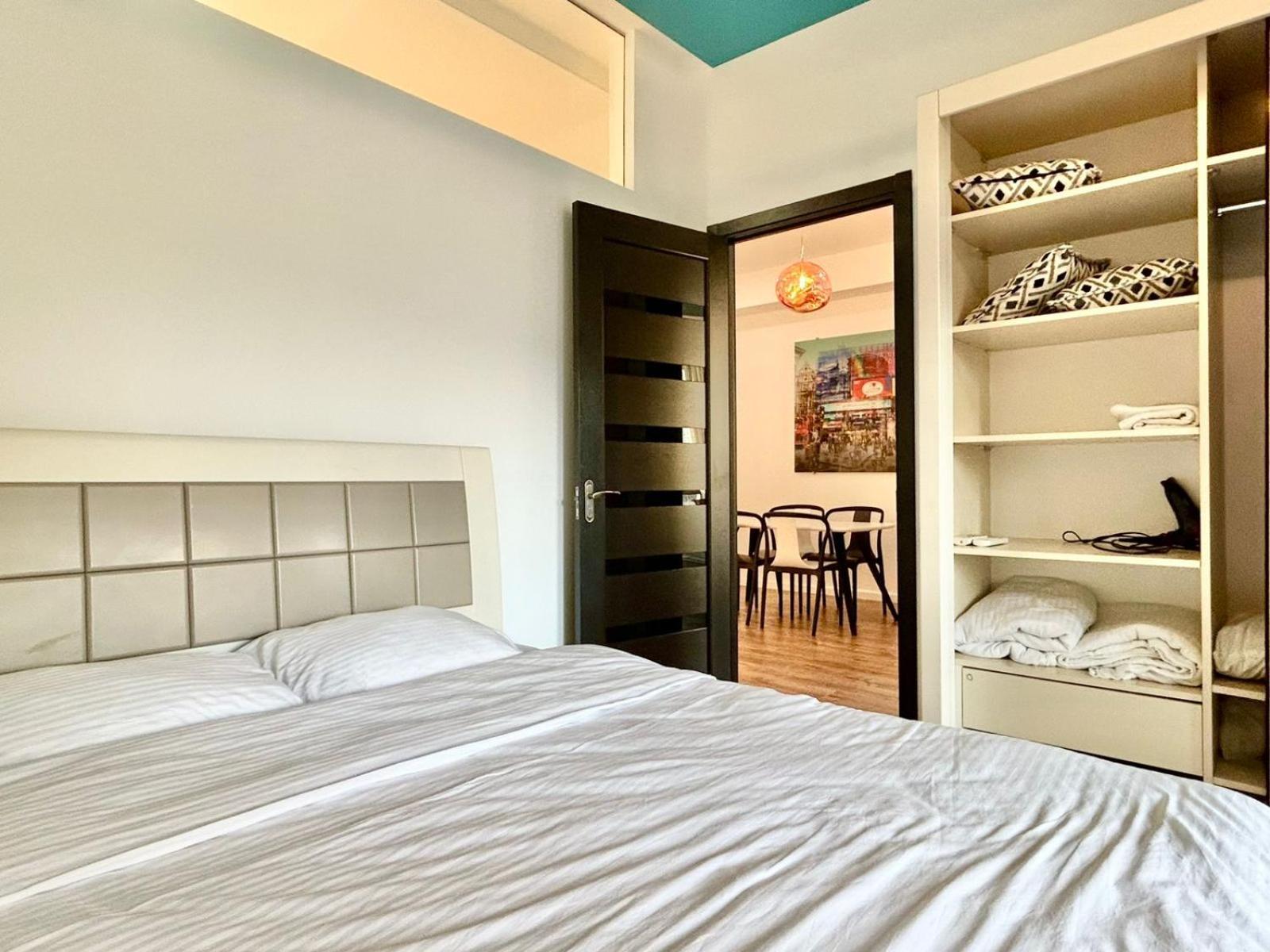 City Center - Next To Holiday Inn -2Br Apartment Tbilisi Exteriör bild