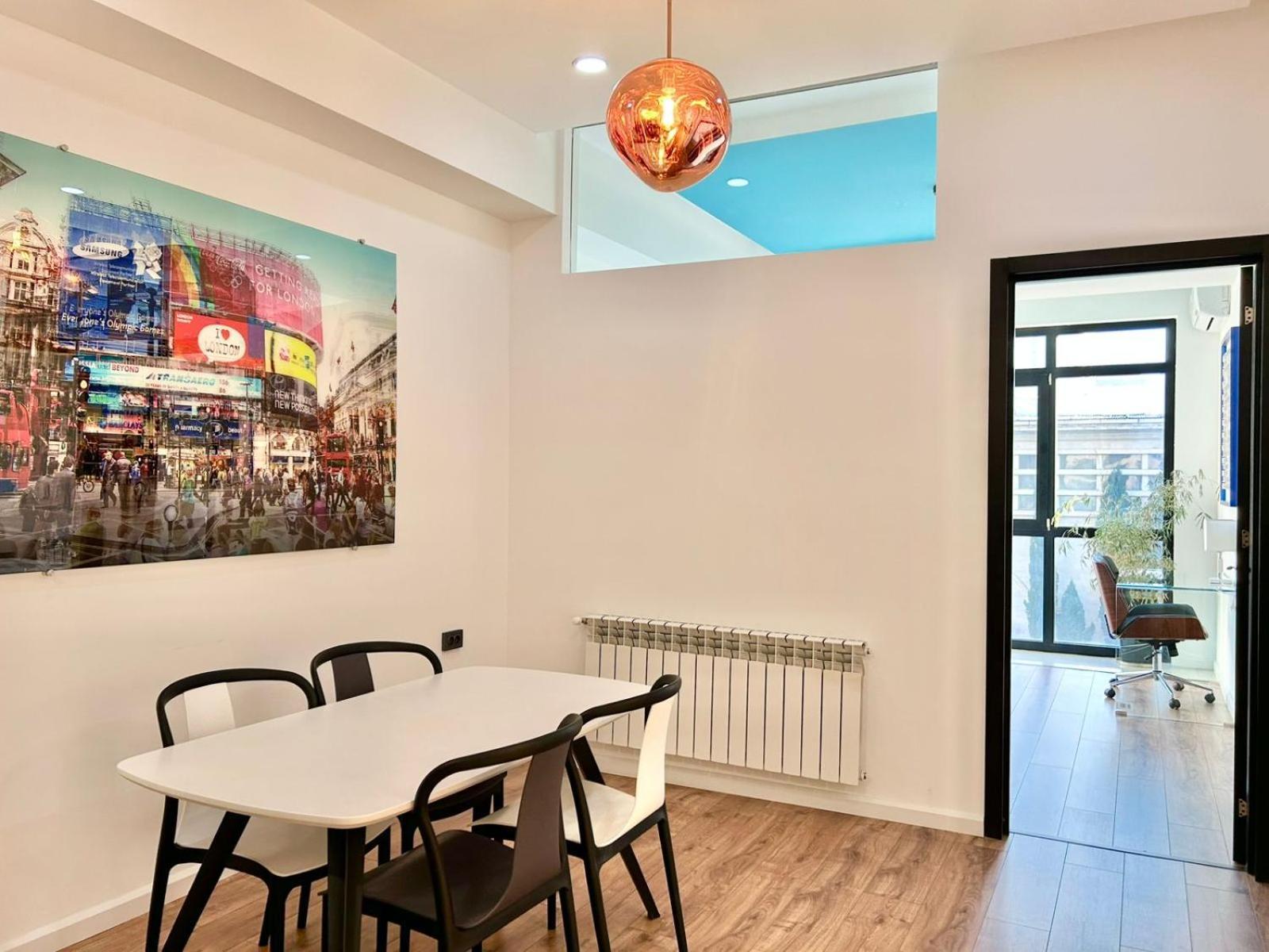 City Center - Next To Holiday Inn -2Br Apartment Tbilisi Exteriör bild