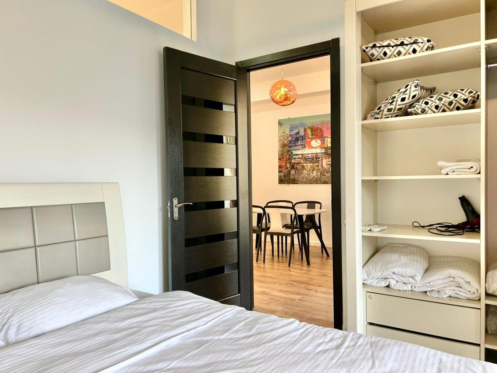 City Center - Next To Holiday Inn -2Br Apartment Tbilisi Exteriör bild