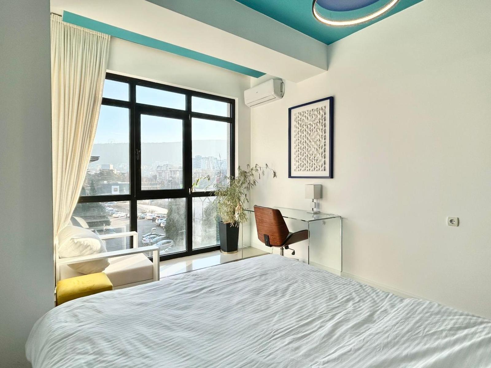 City Center - Next To Holiday Inn -2Br Apartment Tbilisi Exteriör bild