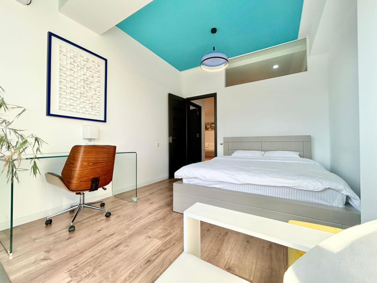 City Center - Next To Holiday Inn -2Br Apartment Tbilisi Exteriör bild