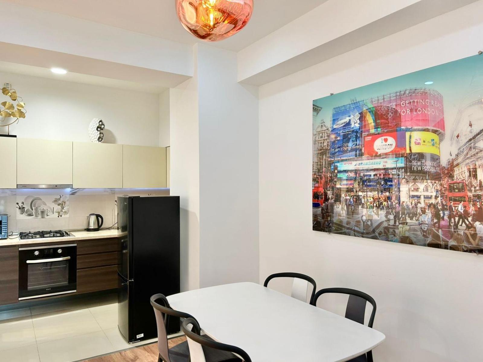 City Center - Next To Holiday Inn -2Br Apartment Tbilisi Exteriör bild